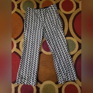 Anthropologie Maeve Medium B&W Patterned Capri